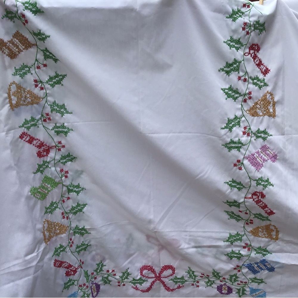 LARGE VINTAGE TABLECLOTH